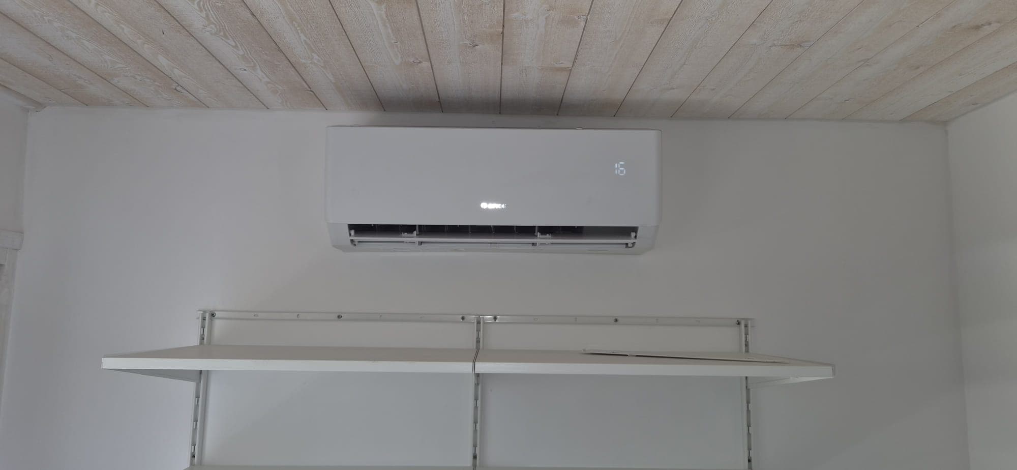 Climatisation Gree installée dans un chalet à Gruissan par M.T CLIM ELEC